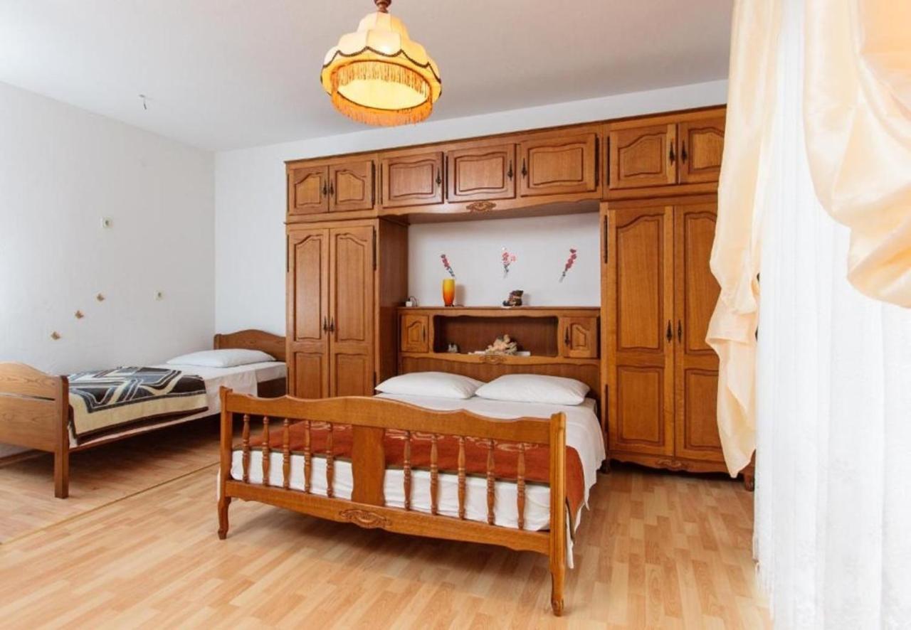 Apartment Knez 1 - 50 M From Beach Podstrana Eksteriør billede