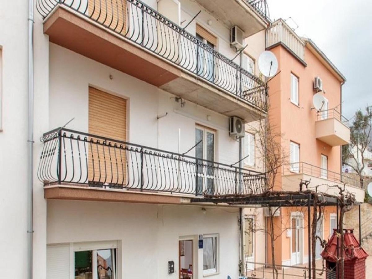 Apartment Knez 1 - 50 M From Beach Podstrana Eksteriør billede