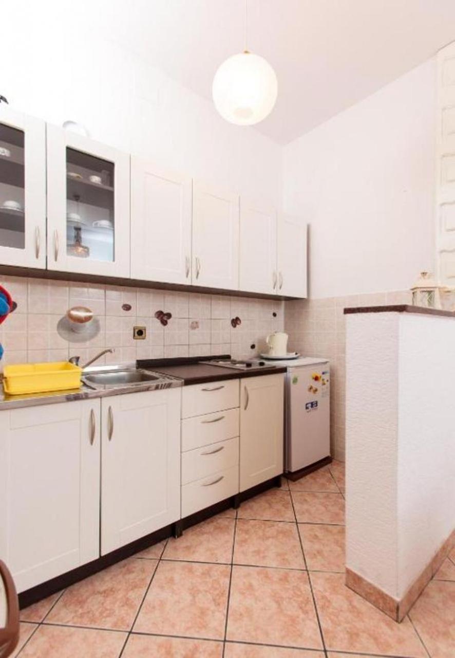 Apartment Knez 1 - 50 M From Beach Podstrana Eksteriør billede
