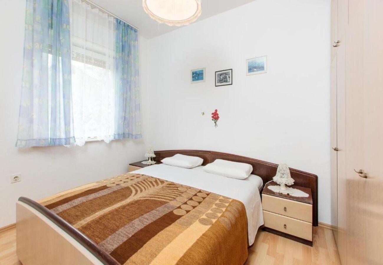 Apartment Knez 1 - 50 M From Beach Podstrana Eksteriør billede